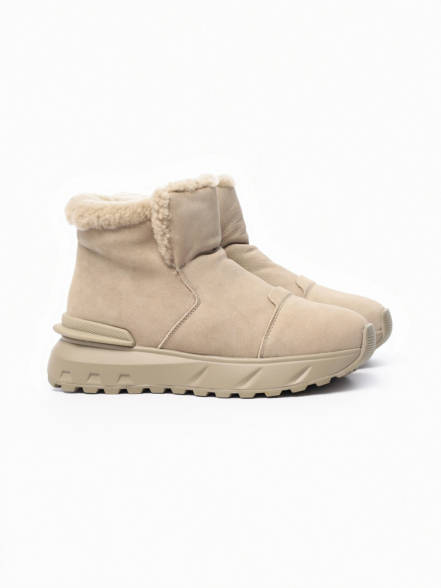 Ботинки цвета хаки на рельефной подошве